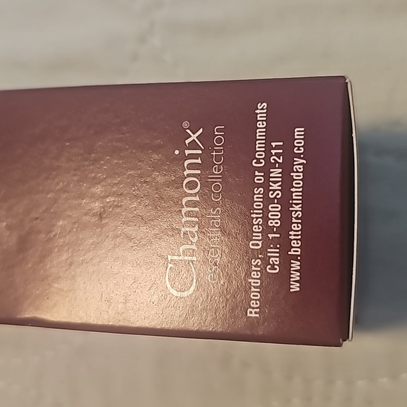 Novara Cellulite & Stretch Mark Treatment 1.4 oz. - Picture 2 of 8